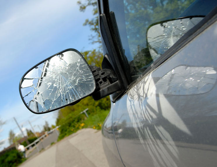 Side mirror or side window damaged or broken?